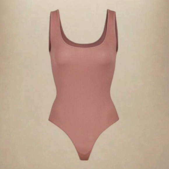 SKIMS Stretch Rib Scoop Neck Bodysuit NWT - Small - Rose Clay - Picture 2 of 7